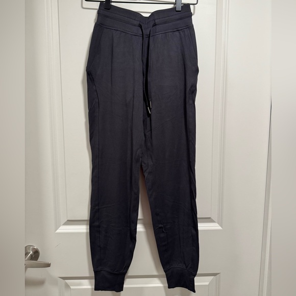 Lululemon Black Ready to Rulu High-Rise Jogger *Full Length - Picture 2 of 7